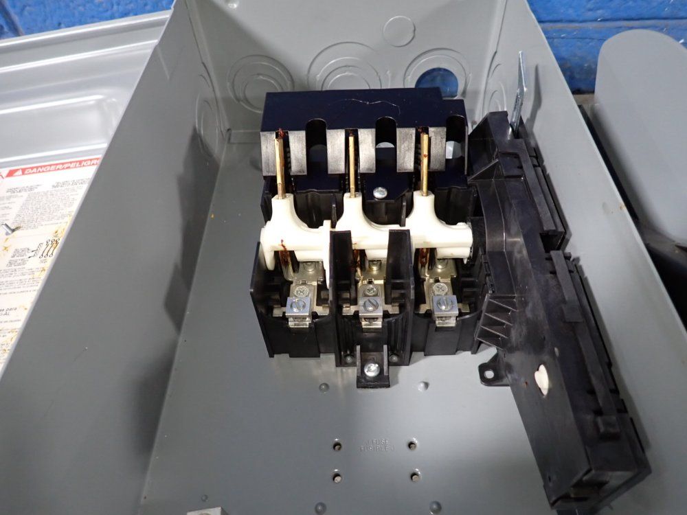 Square D 60 Amps Non Fusible Disconnect - Hu362