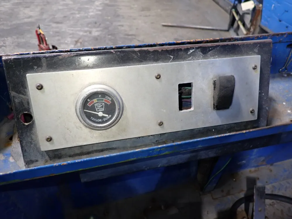 Taylor-dunn Utility Vehicle