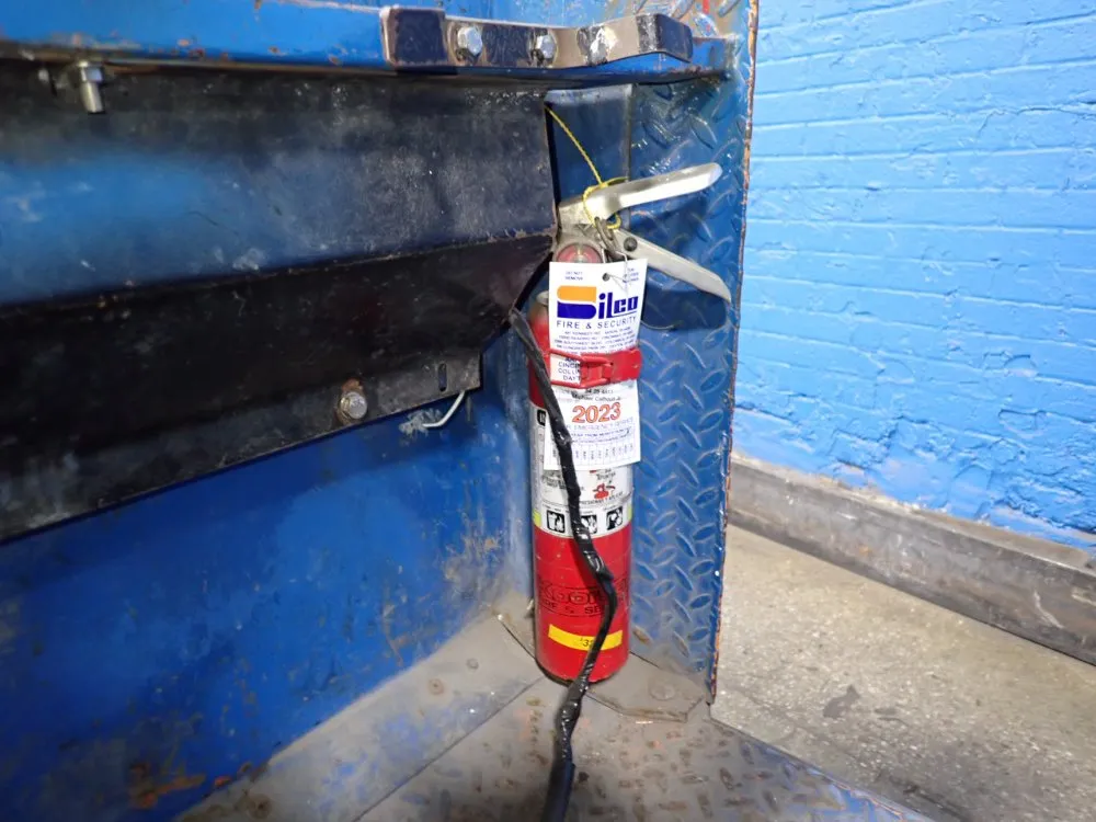 Taylor-dunn Utility Vehicle