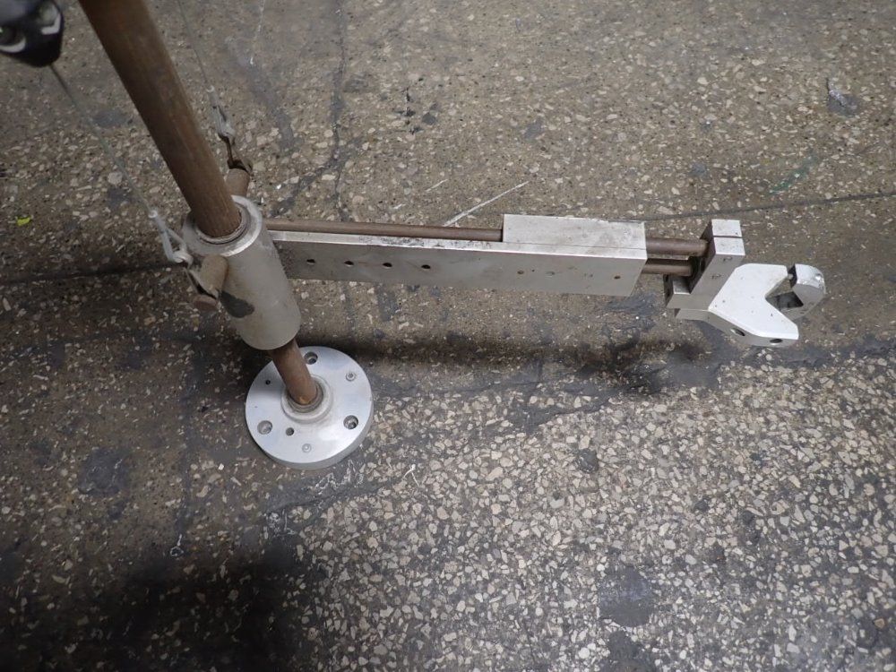 Torque Reaction Positioning Arm