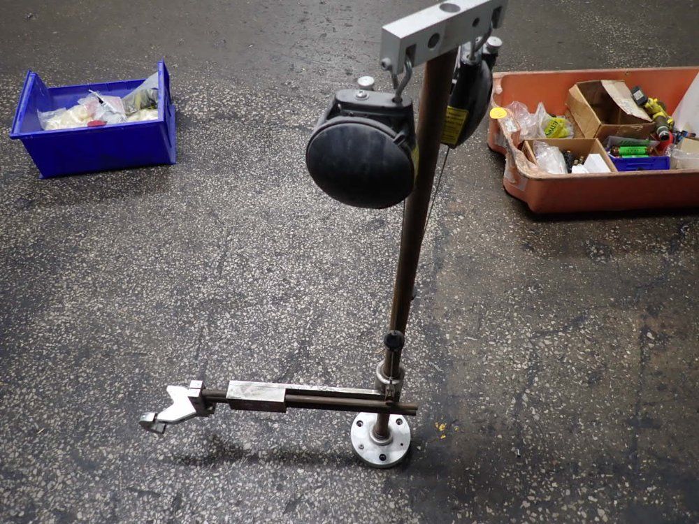 Torque Reaction Positioning Arm