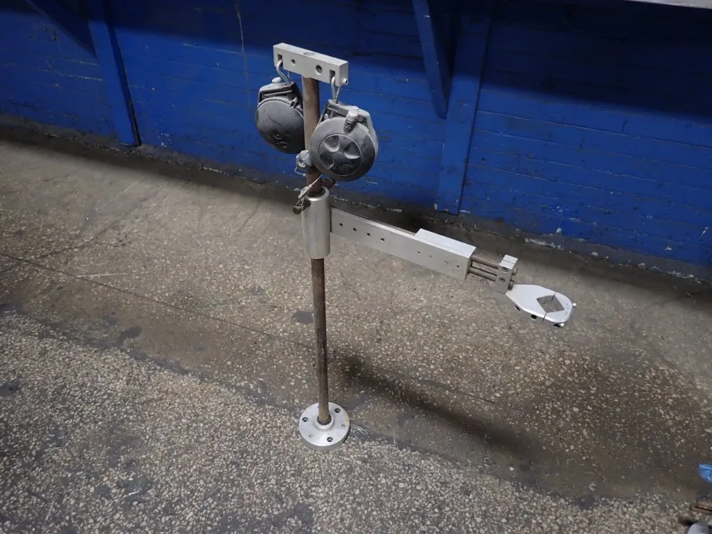 Torque Reaction Positioning Arm