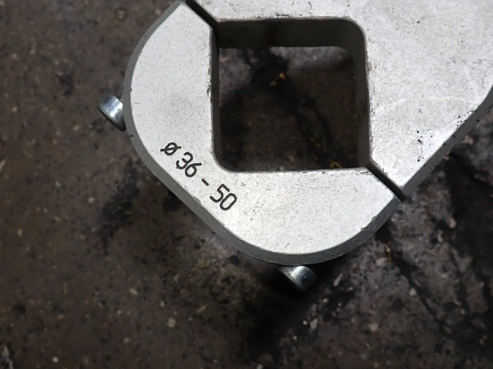 Torque Reaction Positioning Arm