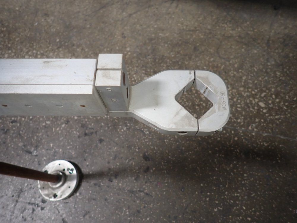 Torque Reaction Positioning Arm