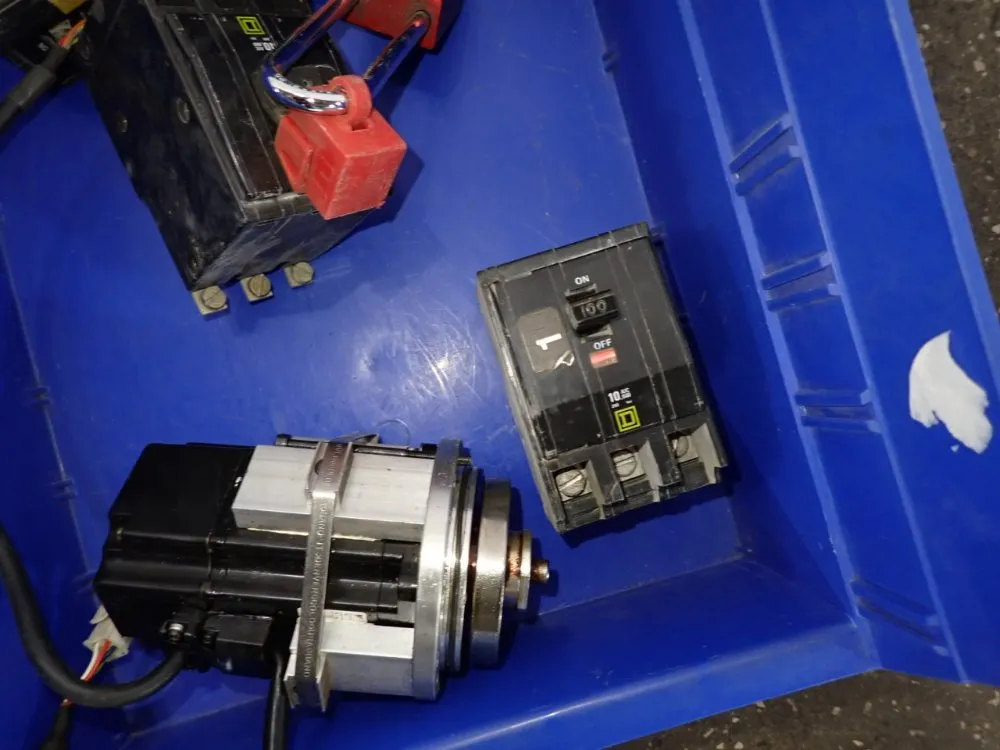 Circuit Breakers / Motor