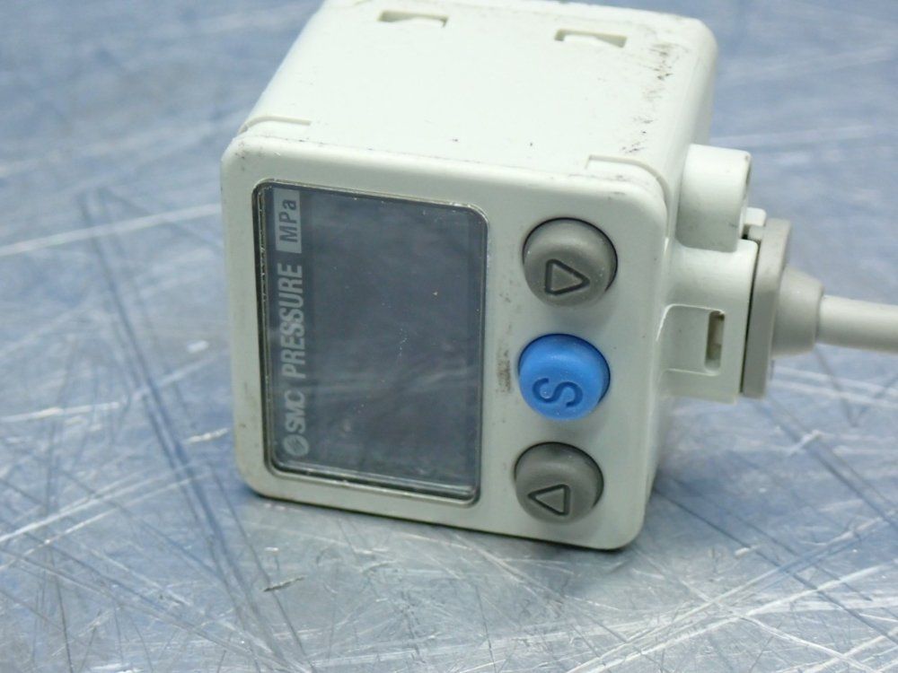 Smc 14.5-145psi Digital Pressure Switch - Ise40a-01-t