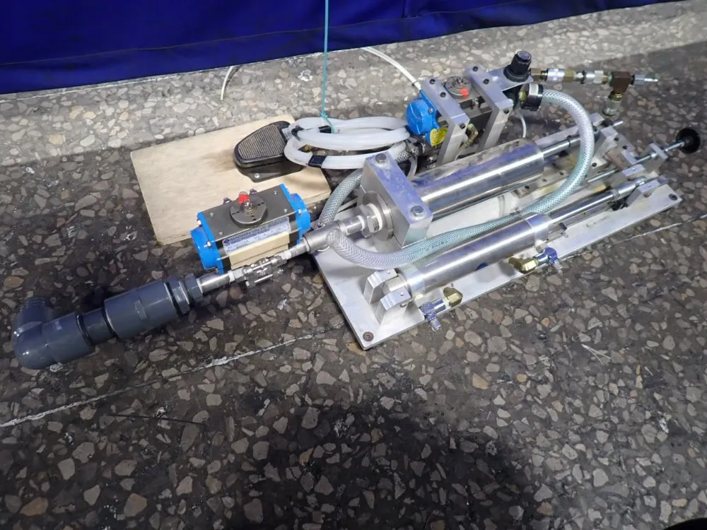 Semi-auto Pneumatic Liquid And Paste Filling Machine