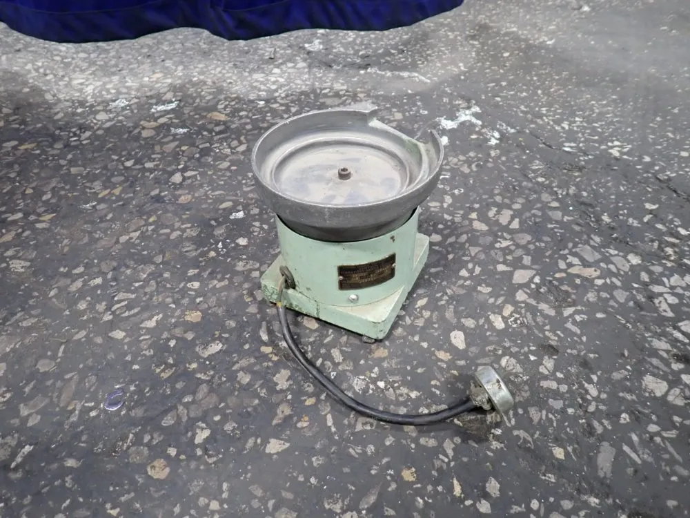 Syntron Co. 6" Vibratory Parts Feeder - Eb00b
