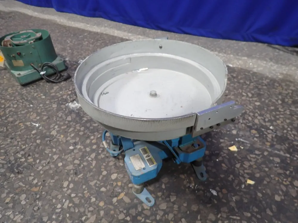 Syntron Co. 17" Vibratory Parts Feeder - Eb112