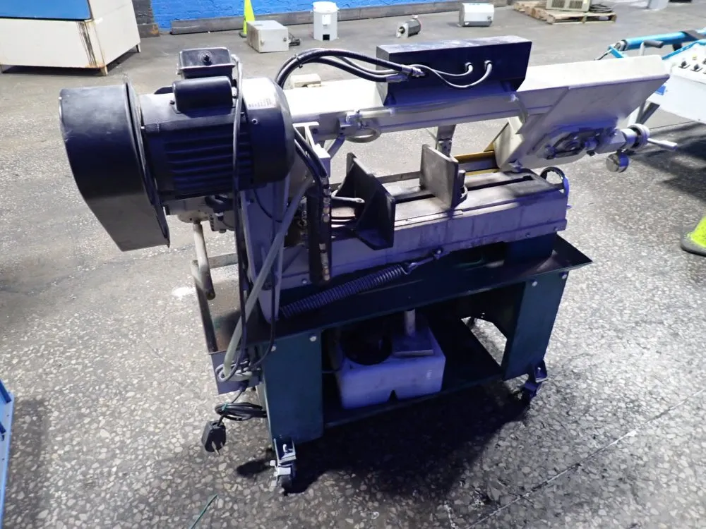 Grizzly Industrial 9" X 16" Horizontal Band Saw - G0811