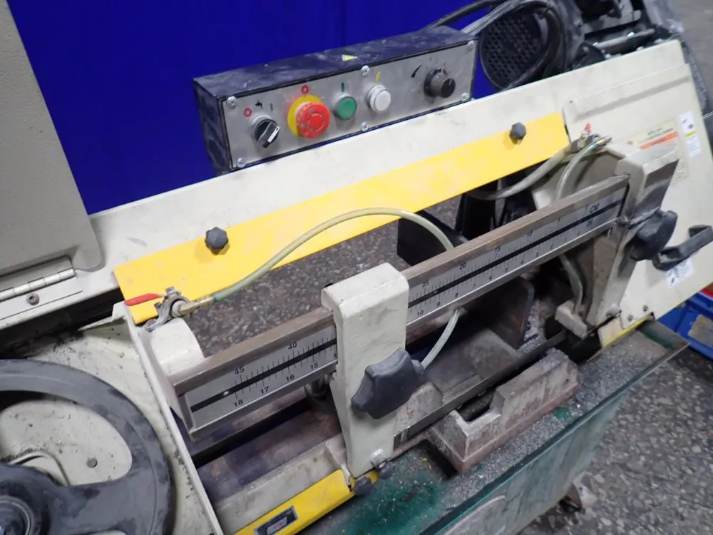 Grizzly Industrial 9" X 16" Horizontal Band Saw - G0811