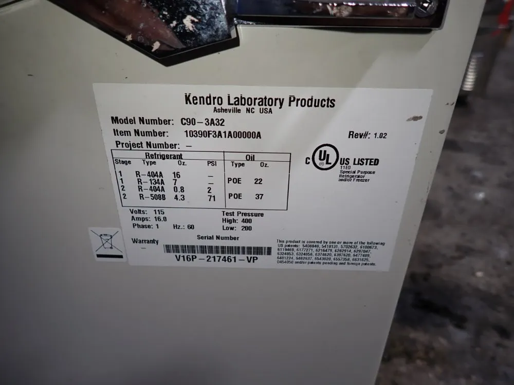 Kendro Laboratory 17" X 19" X 17" Chamber Lab Freezer - C90-3a32