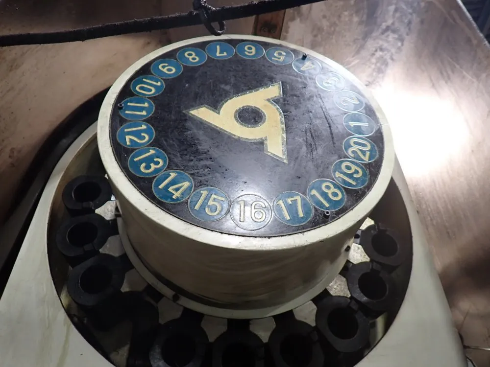 Kitamura 35" X 15" Table Cnc Vmc - Mycenter 3x