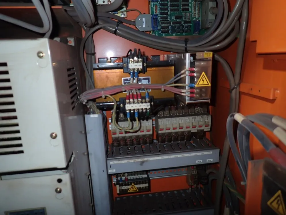 Kitamura 35" X 15" Table Cnc Vmc - Mycenter 3x