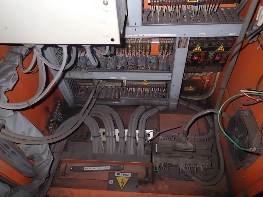 Kitamura 35" X 15" Table Cnc Vmc - Mycenter 3x