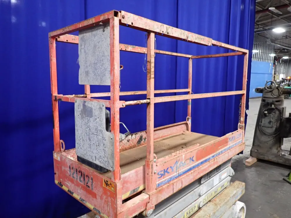 Skyjack 550 Lbs Scissor Lift - Sj Iii-3219