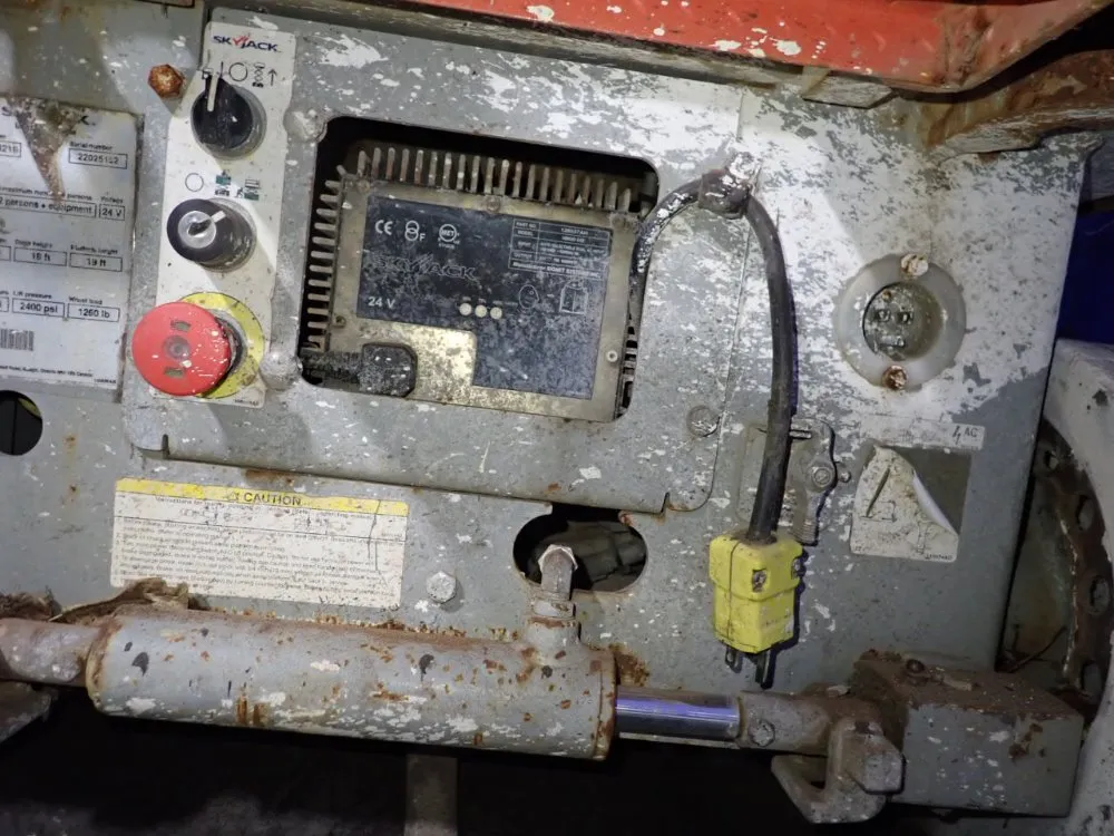 Skyjack 550 Lbs Scissor Lift - Sj Iii-3219