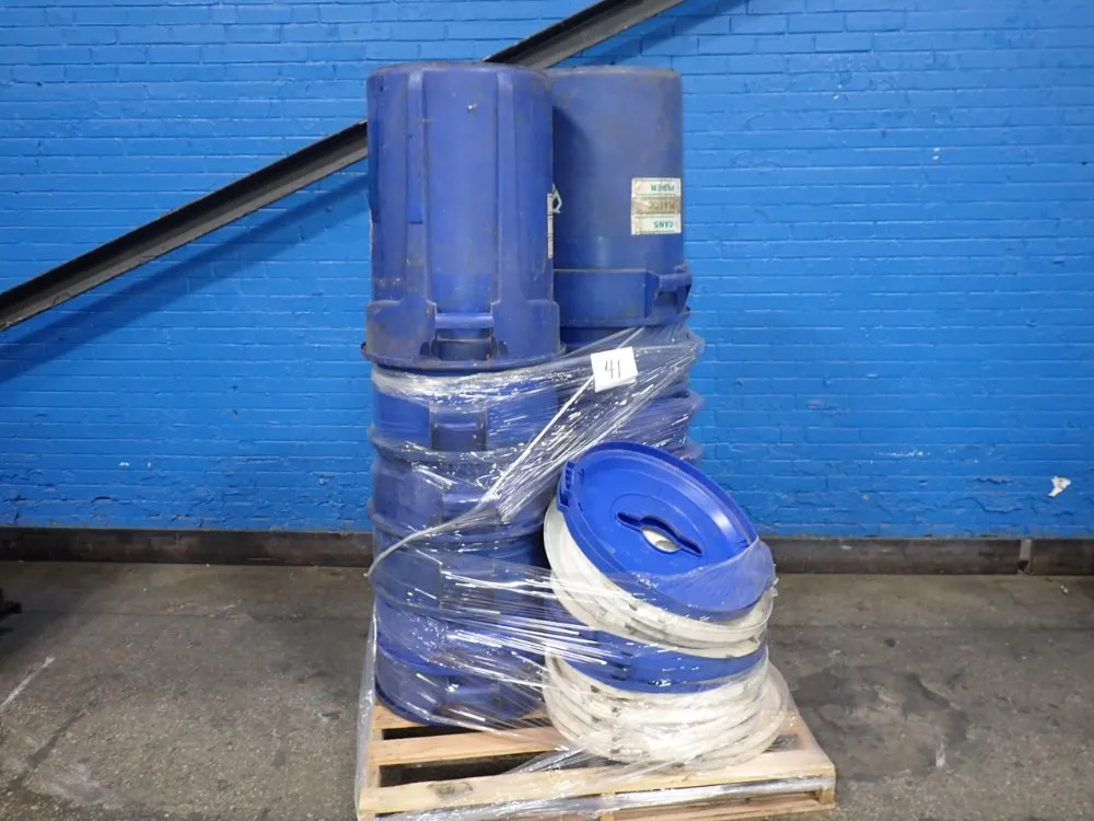 Rubbermaid Recycle Bins