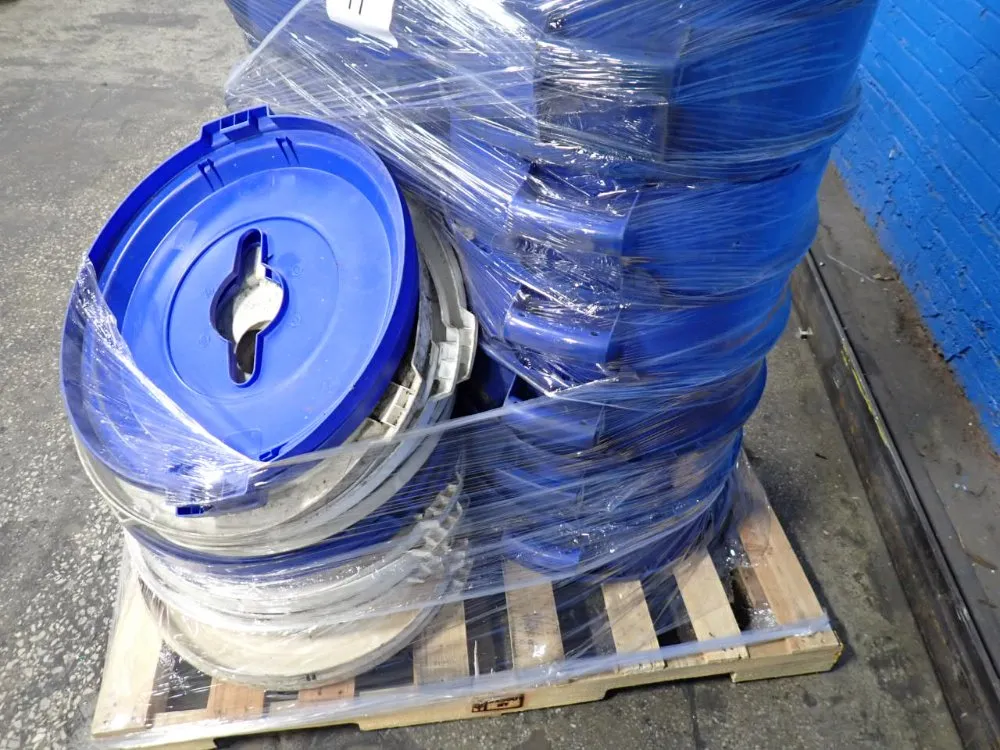 Rubbermaid Recycle Bins