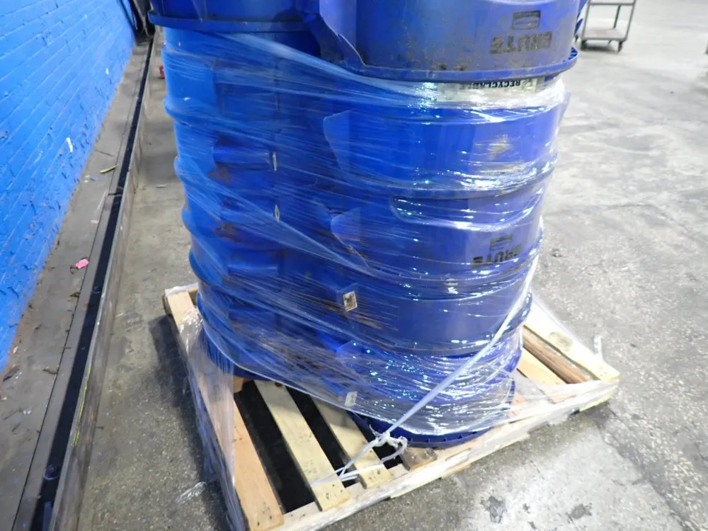 Rubbermaid Recycle Bins