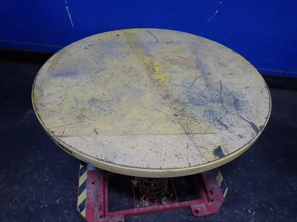 Southworth 43 1/2" Lift Table - 4436515