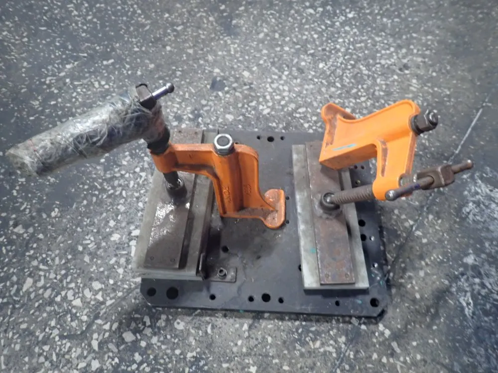 Pony 4" Angle Clamp