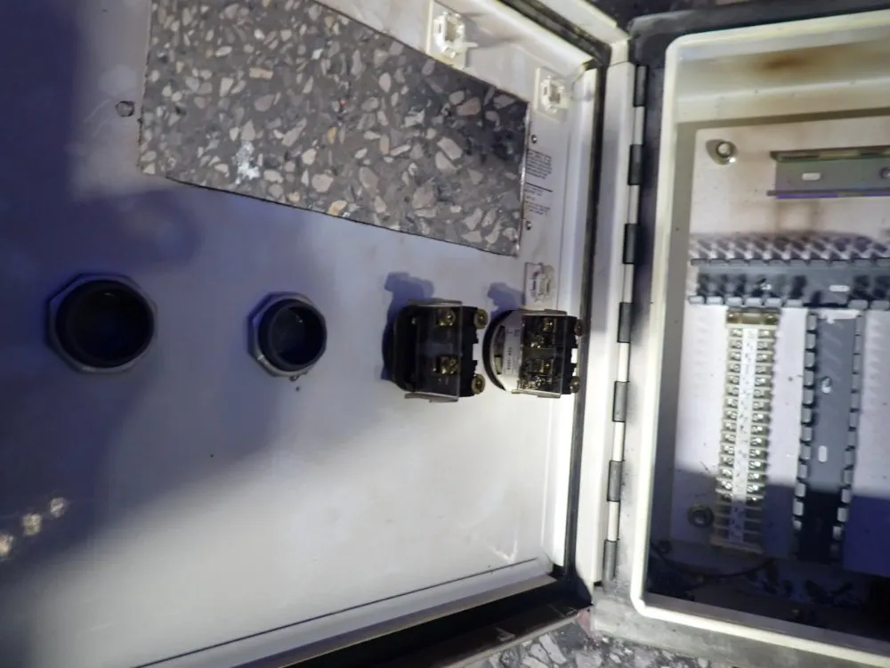 Allen-bradley Enclosure