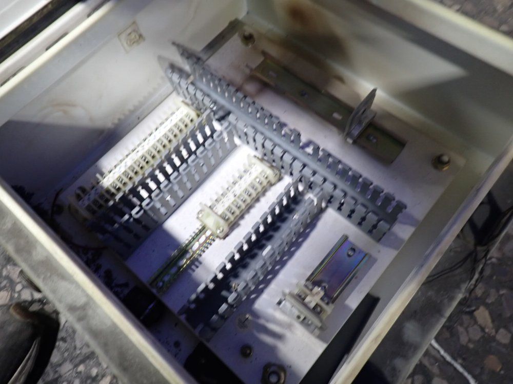 Allen-bradley Enclosure