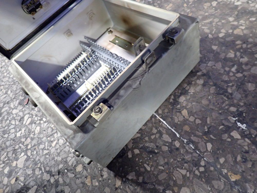 Allen-bradley Enclosure