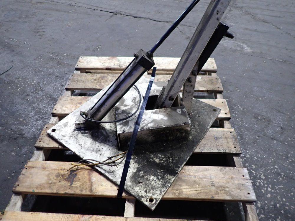 Hydraulic Lift Arm