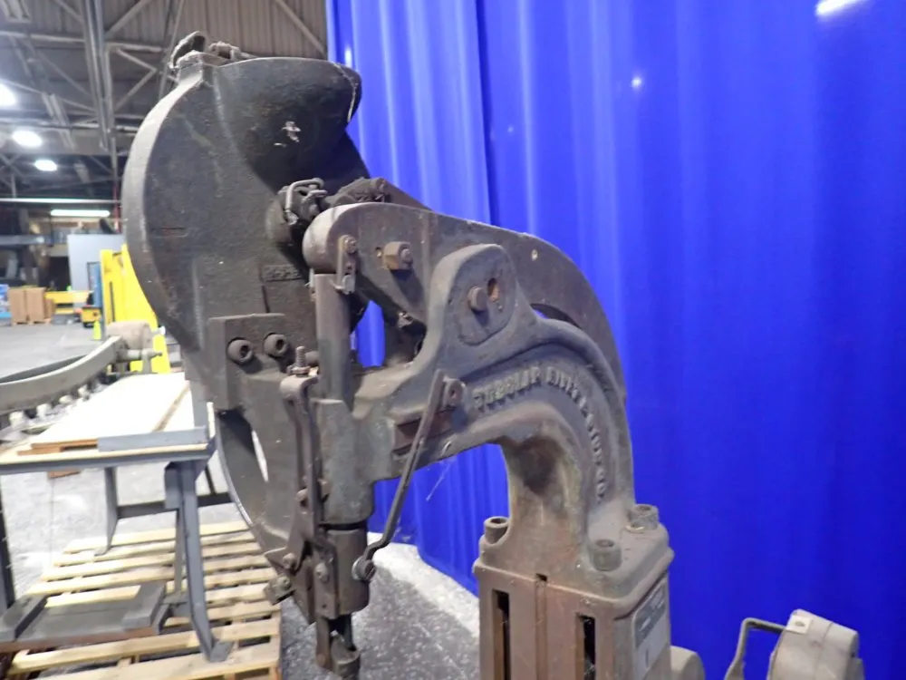 Tubular Rivet And Stud Co. Riveter - 61j