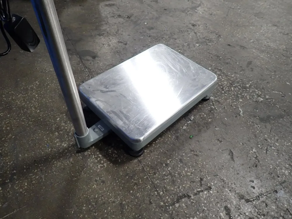 Uline 330 Lbs Scale - H-670