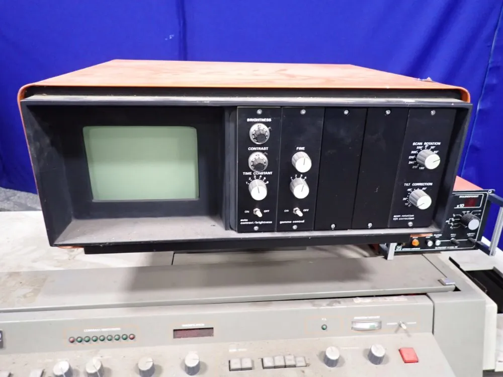 Isi Scanning Electron Microscope - Isi-ss40