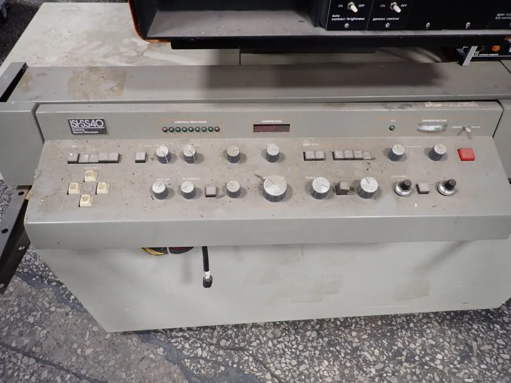 Isi Scanning Electron Microscope - Isi-ss40