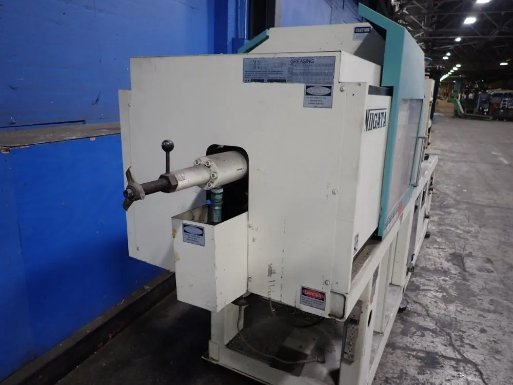 Niigata Injection Molder - Ne85ua