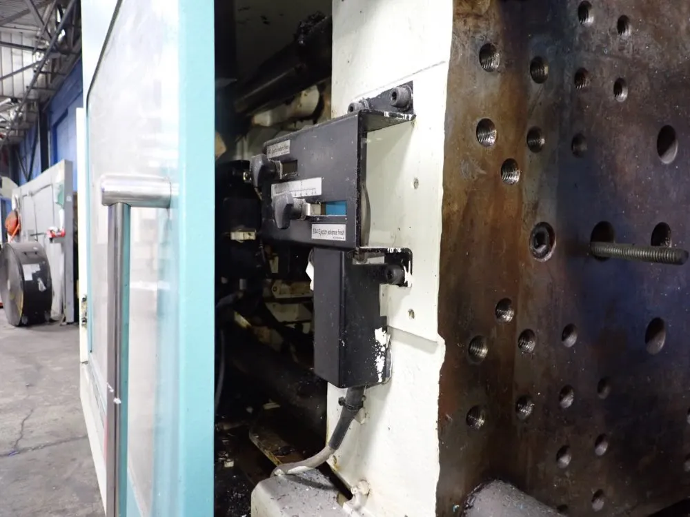 Niigata Injection Molder - Ne85ua