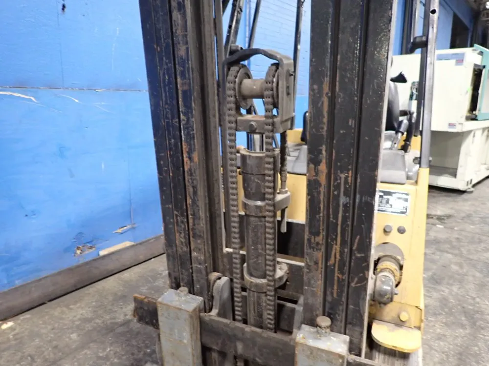 Caterpillar 2700 Lbs Propane Forklift - Gc15