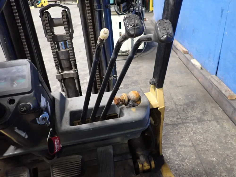 Caterpillar 2700 Lbs Propane Forklift - Gc15