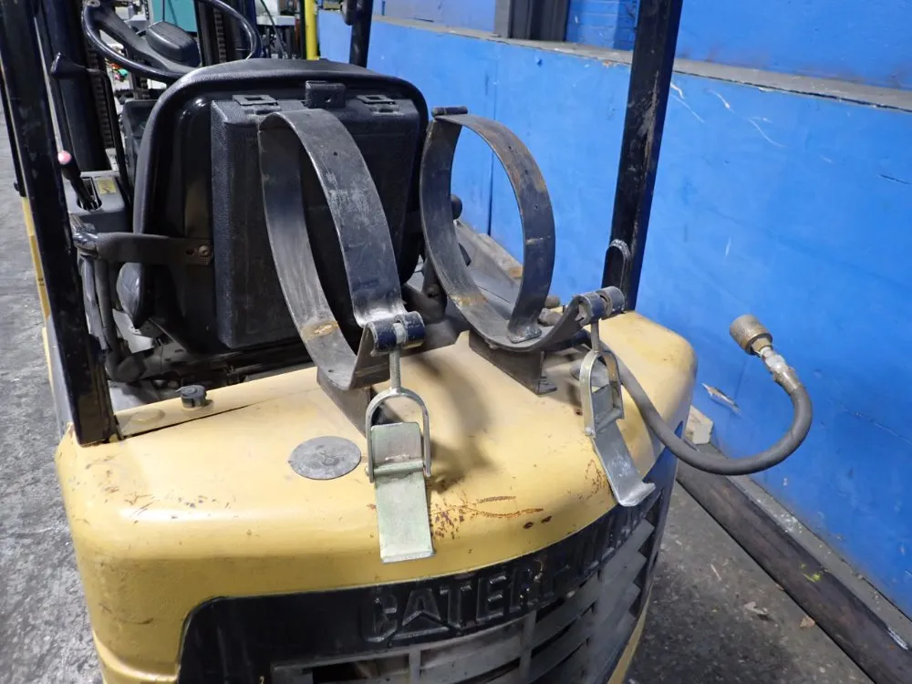Caterpillar 2700 Lbs Propane Forklift - Gc15