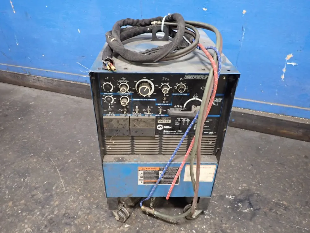 Miller 250 Amp Welder - Syncrowave 250