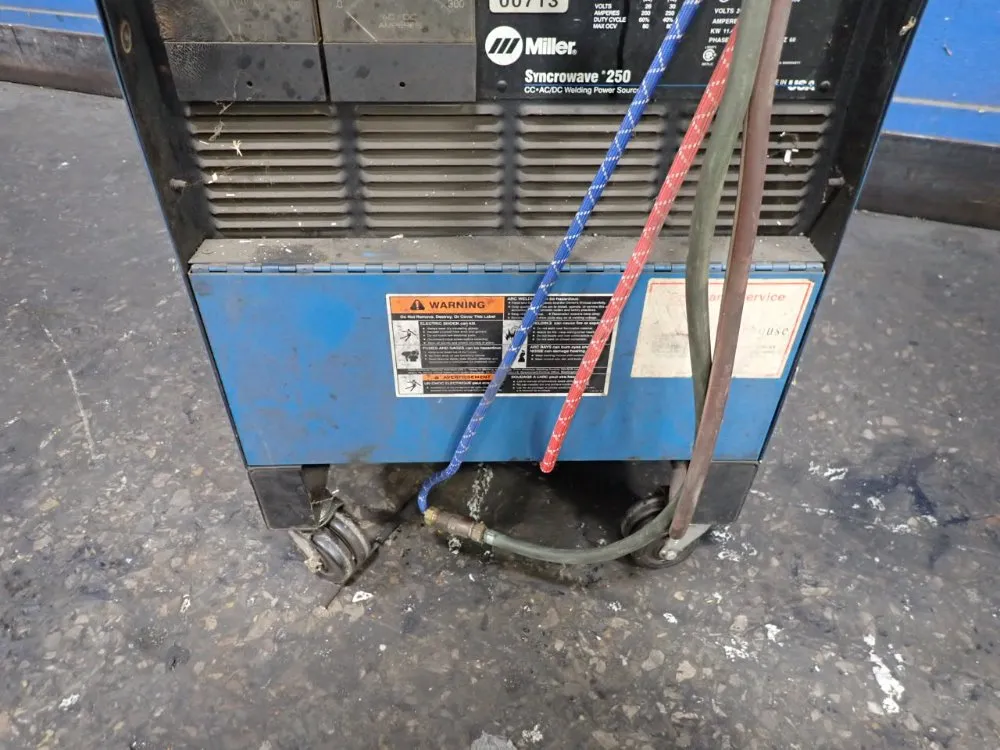 Miller 250 Amp Welder - Syncrowave 250