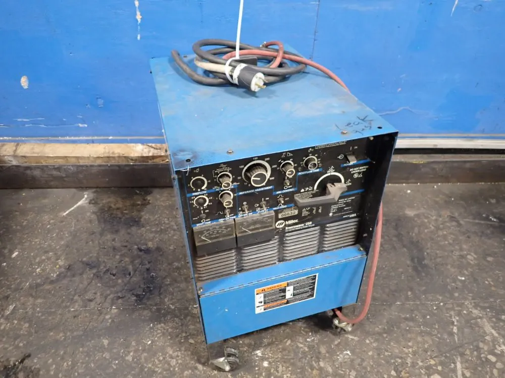 Miller 250 Amp Welder - Syncrowave 250