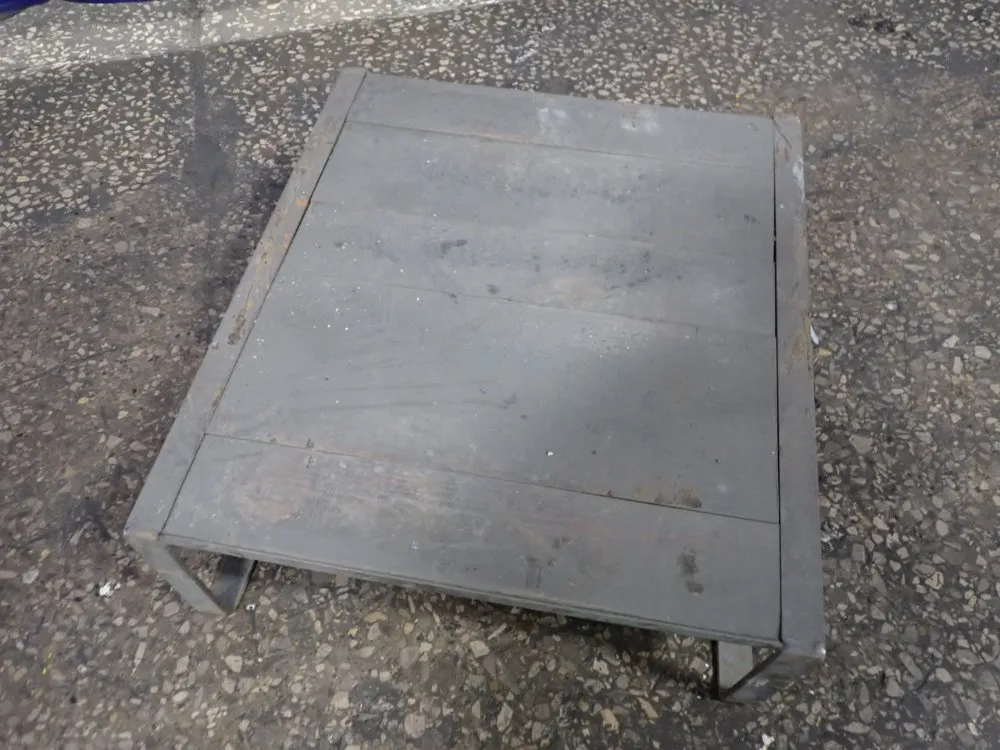 26" X 29 1/2" Platform