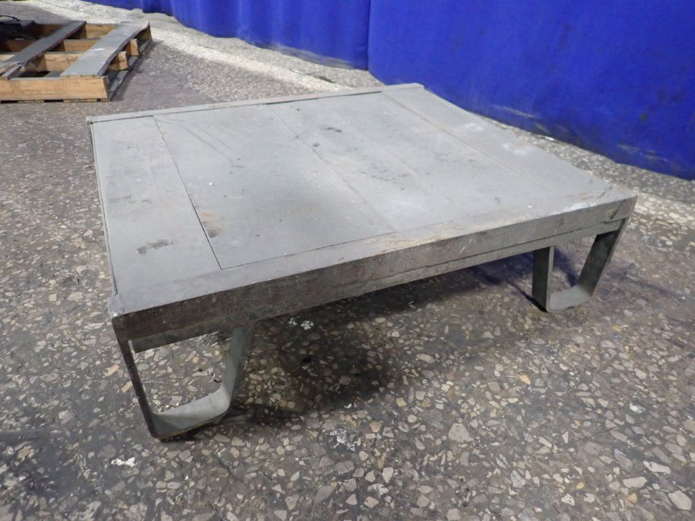 26" X 29 1/2" Platform
