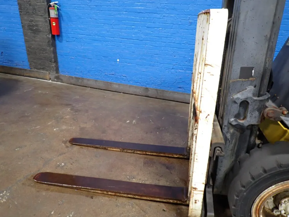 Yale 5700 Lbs Propane Forklift - Glp060uxevse087