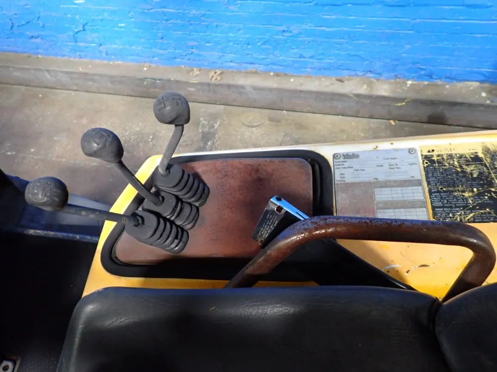 Yale 5700 Lbs Propane Forklift - Glp060uxevse087