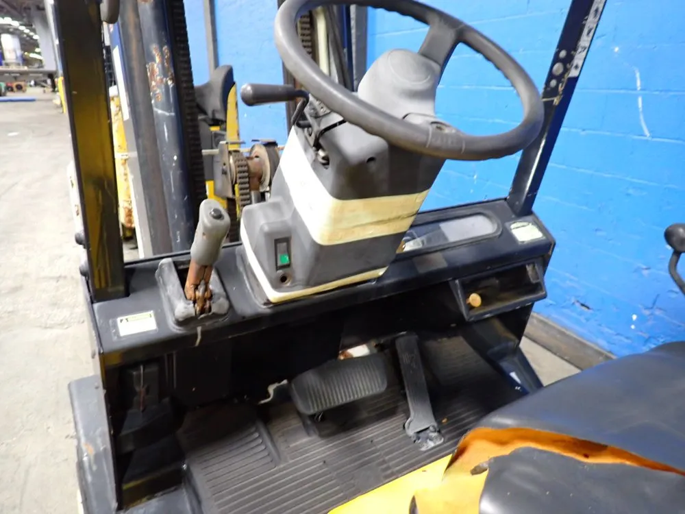 Yale 5250 Lbs Propane Forklift - Glp060uxevse087