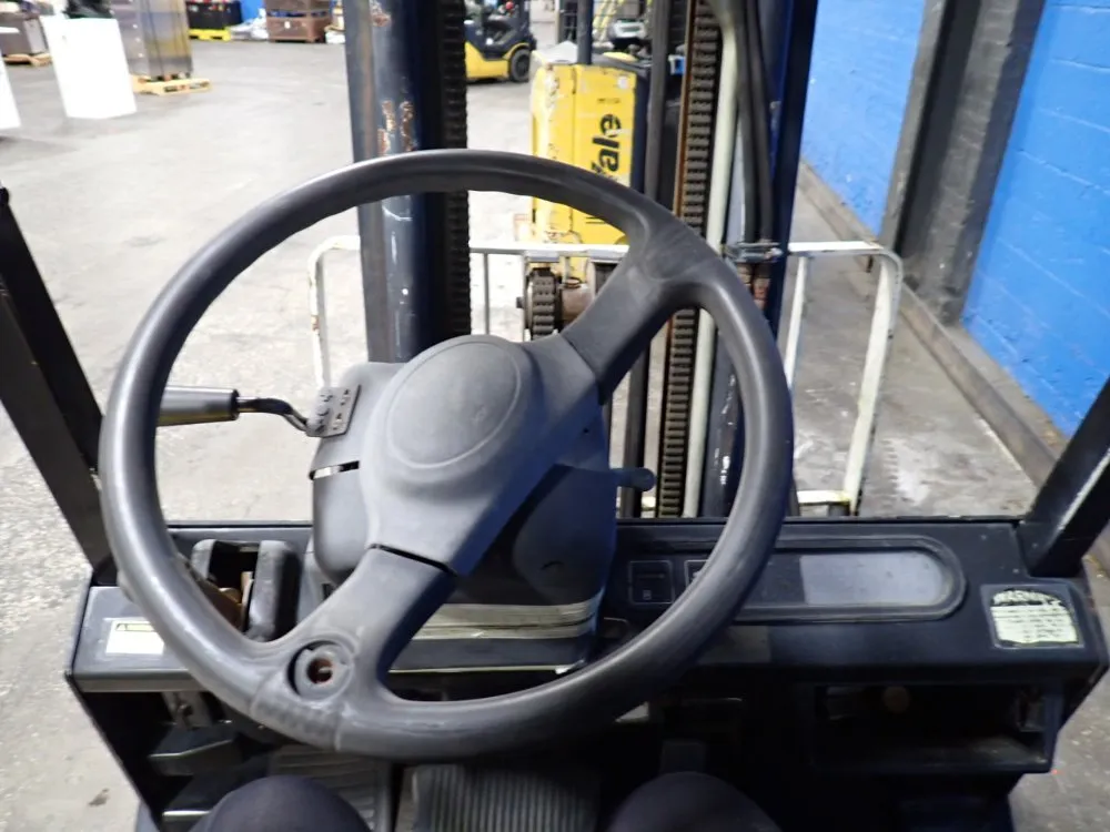 Yale 5250 Lbs Propane Forklift - Glp060uxevse087