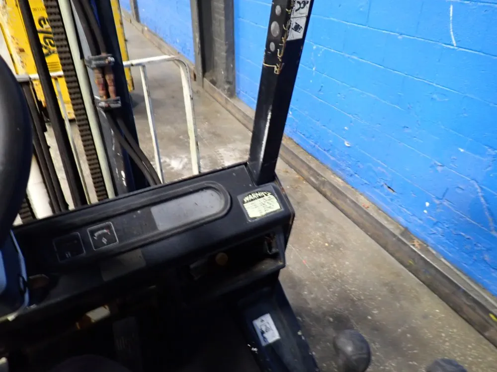 Yale 5250 Lbs Propane Forklift - Glp060uxevse087