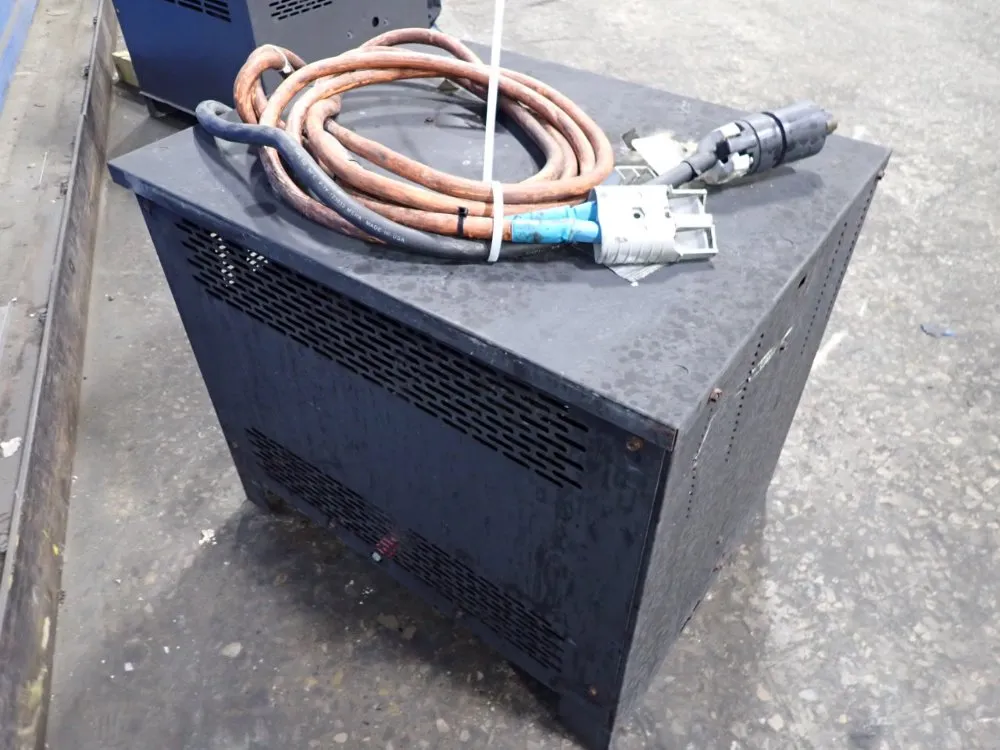 Douglas Battery 865 A.h. / 36v Battery Charger - Lg3b18-88s